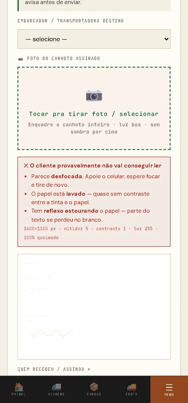 Aviso vermelho na tela do celular: o cliente provavelmente não vai conseguir ler, com os motivos listados